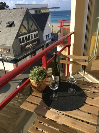 Ideal location for beach and pink granite coast. Sea view from the balcony