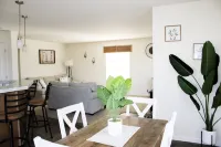 Coastal Retreat with dune access!