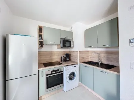 Résidence Neuve Haut de Gamme Отели в г. Кальви