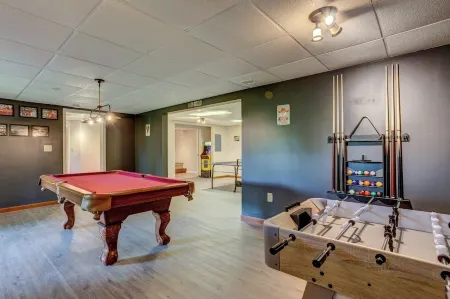 Huge  Cabin Epic Appalachian Views + Hot Tub/Sauna+Bar+Game room sleeps 16