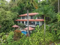 Exotica-All Suite House & Killer Views. On-site Staff-Gated Community-Paved Road Hôtels à : Savegre de Aguirre