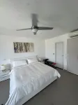 Beachfront Ultra Luxury - New Modern 2 Bed/2.5 Bath