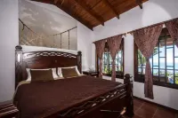 Spacious 3 bedroom villa with the best ocean views!