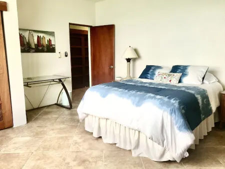 Winter Waterfront, Amazing Views of the Caribbean Seas.