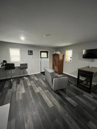 Romantic guest house in the heart of Niagara wineries Отели в г. Торолд