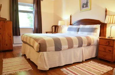 Ardree House, Garden Mews Apt. Only 3 Min Walk to Town Centre. Hotel di 