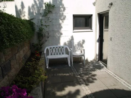 Living comfortably in Oberwalluf, enjoying the Rheingau, experiencing the Rhine - Main!