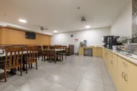 Ramada Limited Golden - breakfast