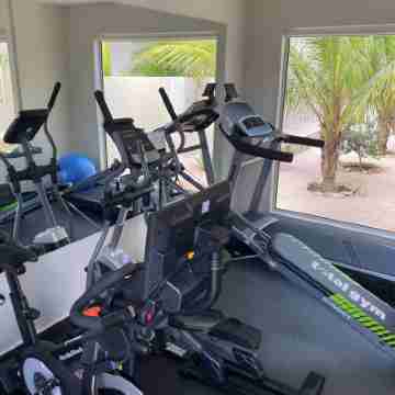 Palapa Suite # 6, walk to Eagle Beach Fitness & Recreational Facilities