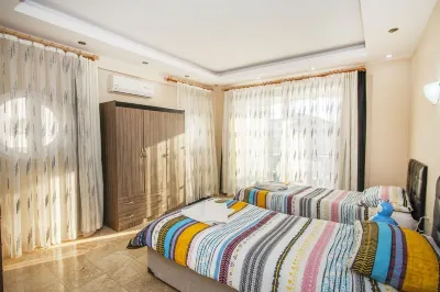 500m to beach, pool table, table tennis very private villa.