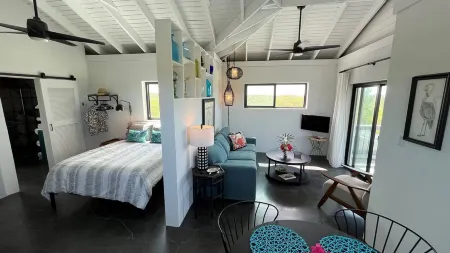 22 Seabreeze - Newest vacation rental on Middle Caicos! Отели в г. Bambarra