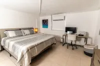 Melanie's Beach House Unit #1 Hotels near Aguadilla Ice Skating Arena