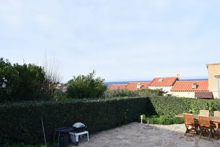 50 metres from the sea, single-storey bungalow for 4 people Отели в г. Лумио