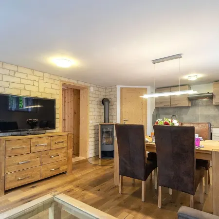 Alpen-hostel Talstation 4, Buxacher Straße 23 mit Motorradvermietung Отели рядом с достопримечательностью «Станция Memmingen »