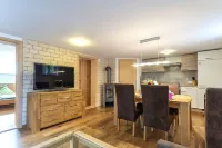 Alpen-hostel Talstation 4, Buxacher Straße 23 mit Motorradvermietung