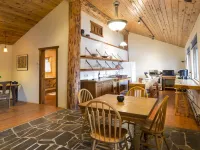 Riverfront Cabin Ξενοδοχεία στην πόλη Bigfork