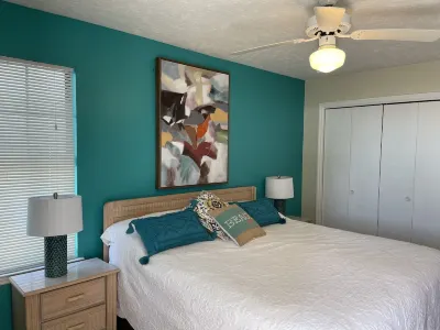Two Bedroom Beachhouse - 3 min walk to Beach Hotels near DAV'S SCREENPRINTING