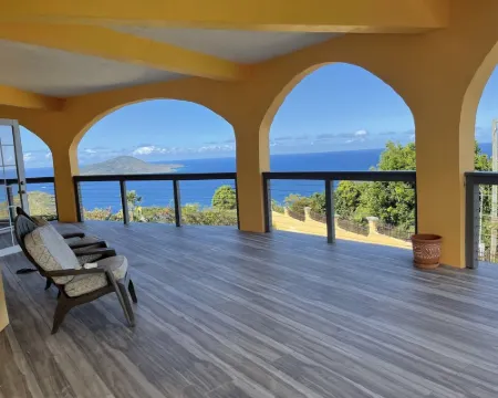 Breathtaking Island Views, Excellent Proximity to Major Beaches and More Hotels in Northside