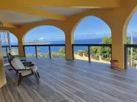 Breathtaking Island Views, Excellent Proximity to Major Beaches and More Hôtels à proximité de : Baie de Magens