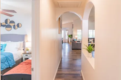 Valverde Oasis - 4BD Getaway near town center Отели рядом с достопримечательностью «Суперцентр Уолмарт»