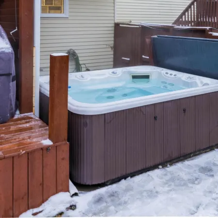 Gather in Saskatoon - Hot Tub 85" TV, Deck, Bbq, Trampoline, Games Room, 5Bdrm