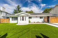 Spacious Family Home central to Squamish Hotels in Squamish