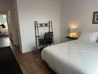 Grandiose!, Ground floor, 3 Bedrooms! Vue Chateau!!! Renovated, Air-conditioned, Free parking