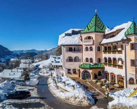 โฮเทล แอนซิทซ์ จาโคเบอร์โฮฟ - อัลไพน์ รีแลกซ์ โรงแรมในออร์ติเซ