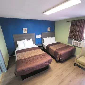 Plaza Motel