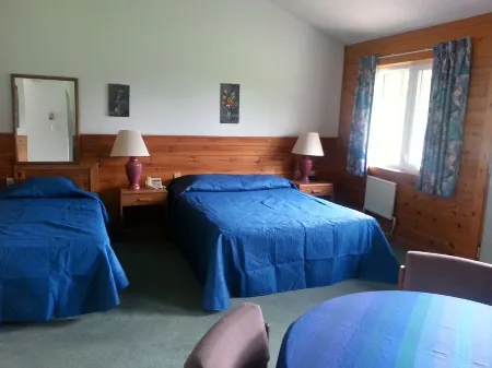 Quiet Bay Inn & Café