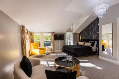 Boho Manor Hotels in Jenner
