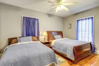 Main Street Home: 1 Mi to Callaway Gardens - 停車場