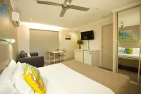 The Bowlo Holiday Cabins Hotels in Evans Head