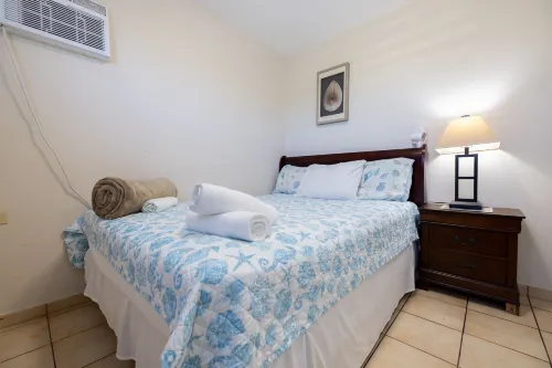 Montones Beach Apartment C-3 - Homestays