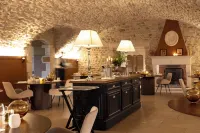 Château les Oliviers de Salettes Hotels in Le Poët-Laval