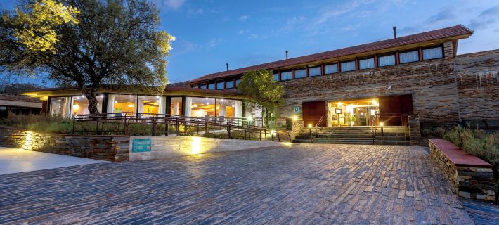 芒富拉戈公園飯店 卡塞雷斯住宿飯店