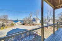 Deck w/ Water Views: Quiet East Boothbay Retreat! - Wifi