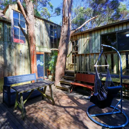 Crayfish Creek Van & Cabin Park