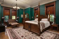 Reynolds Mansion B&B Hotels in Boggs Township