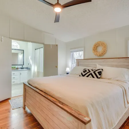 Home w/ Lake Keowee Access: Sleeps 7, Coffee Bar