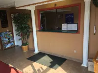 Super 7 Inn