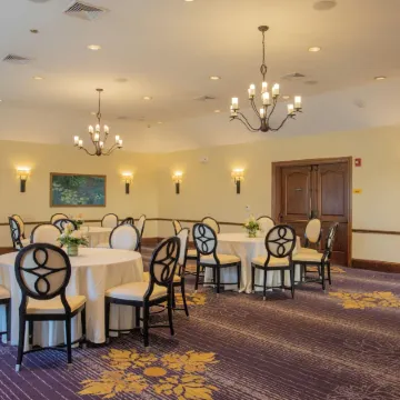Mirbeau Inn & Spa - Plymouth Отели рядом с достопримечательностью «Plymouth Mayflower»