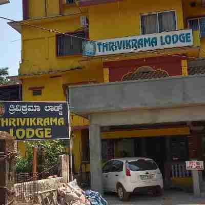 Thrivikrama Lodge Hotel Exterior