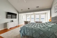 Waterfront Bliss: Wheeler Lake Retreat w/ Dock! - Homestays