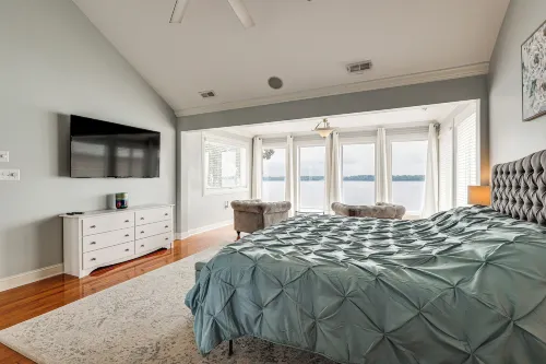 Waterfront Bliss: Wheeler Lake Retreat w/ Dock! - Homestays