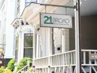 21 Broad Hotels in Nantucket County