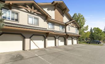 901 Crazy Horse Circle Condo