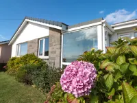 33 Weymouth Park Hotels in Kingsbridge