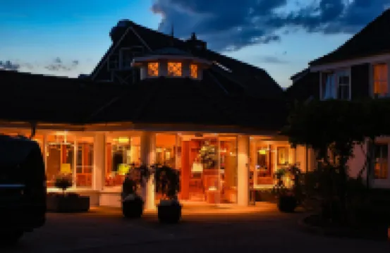 Ringhotel Klövensteen Hotels near Rissen