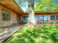 Whaleback Inn - parking